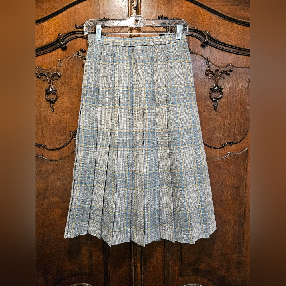 Pitlochry Vintage Plaid Wool Skirt Pleated A-line Made in Scotland Size S